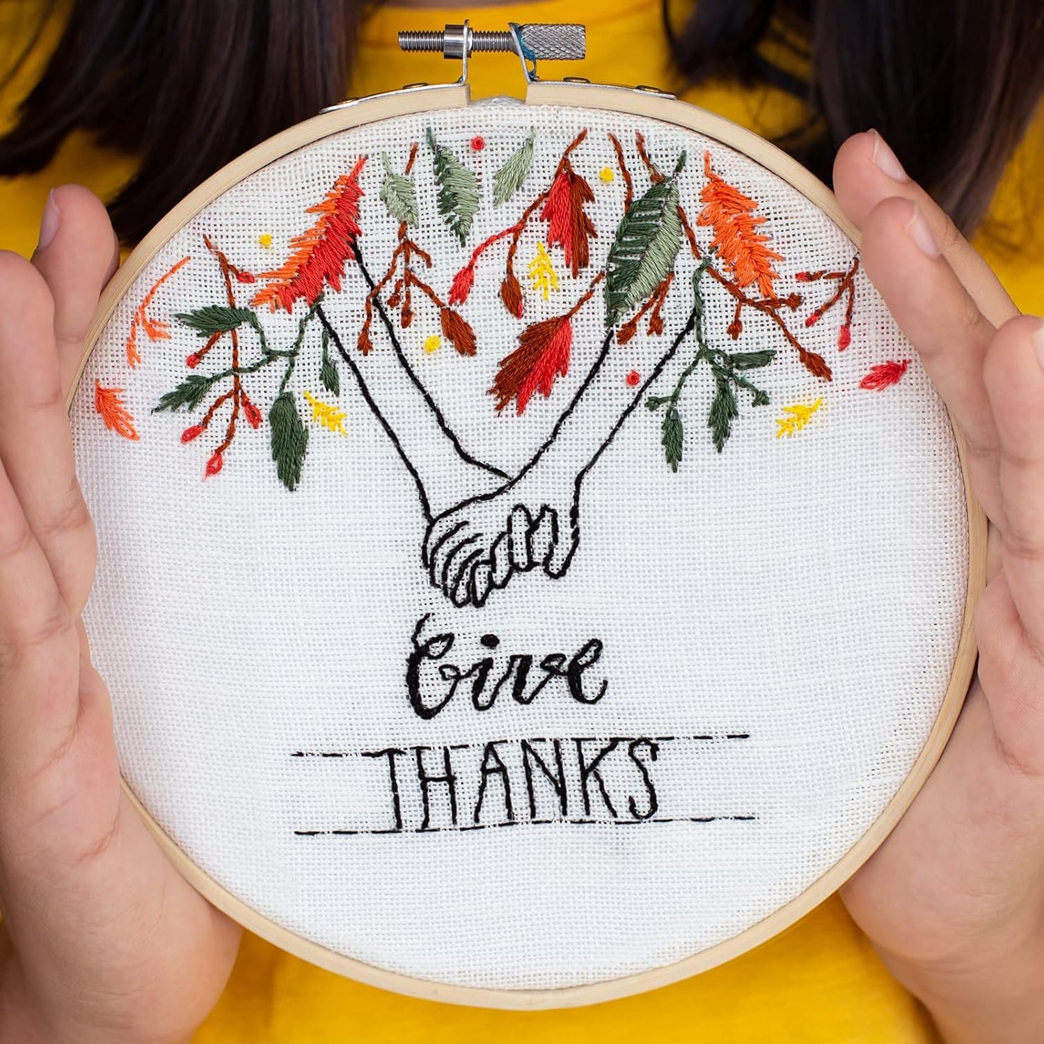 Caydo 24 Pieces 5 Inch Embroidery Hoops Bulk, Cross Stitch Hoop Embroidery Frame for Art Craft Handy Sewing and Christmas Wall Decoration(6 Inch)